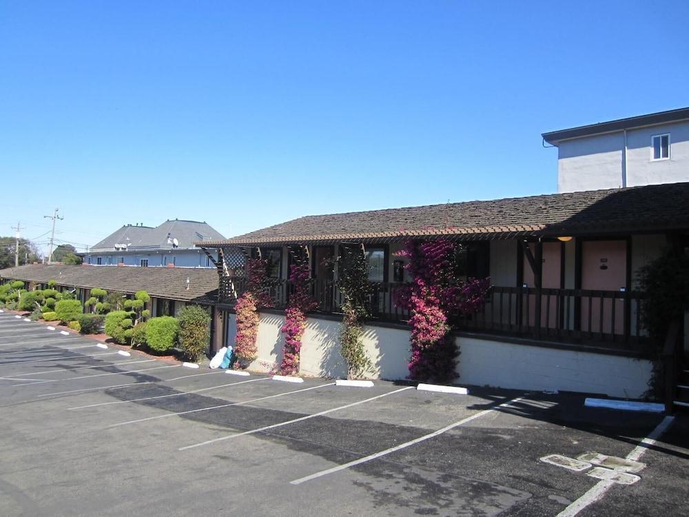 Monterey Fairgrounds Inn Exterior foto